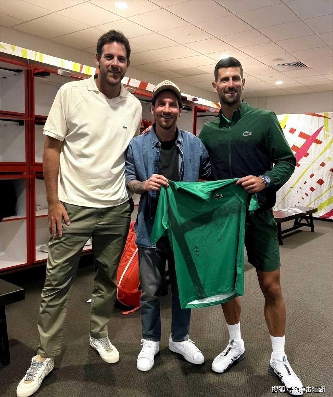 草根足球比赛中涌现出一位年轻天才球员的简单介绍 草根足球比赛中涌现出一位年轻天才球员的简单介绍