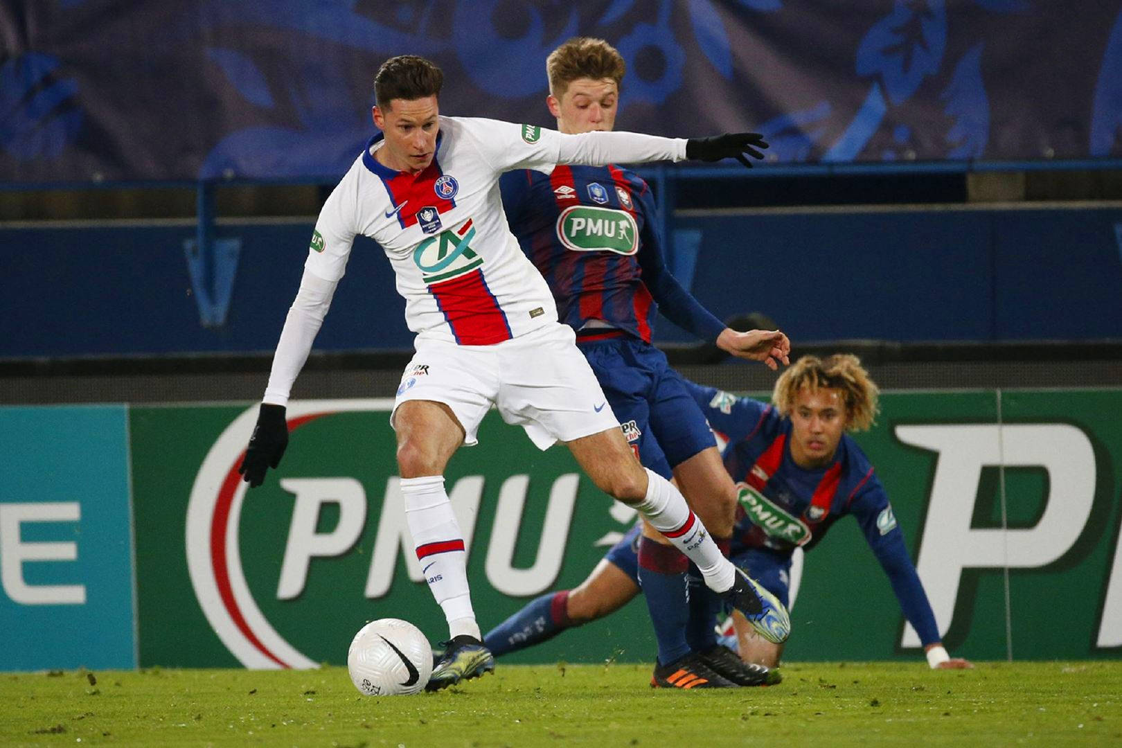 开云下载-包含巴黎圣日耳曼毫不妥协，为比赛荣耀孜孜以求的词条