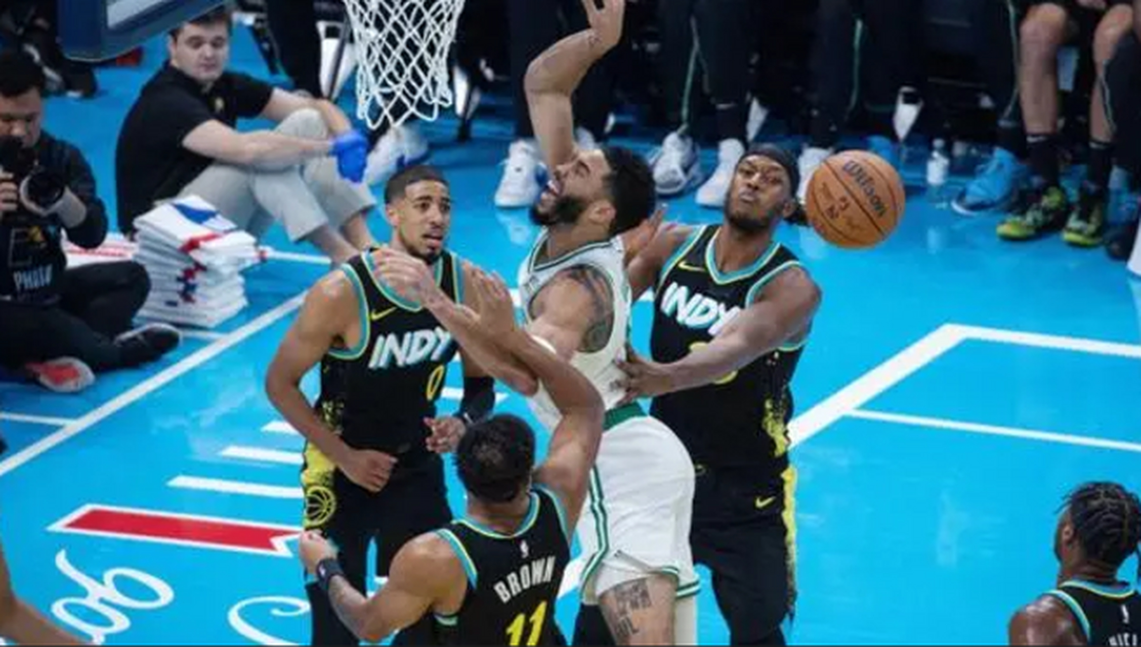 步行者队赛季初表现平稳,逐步找回节奏 步行者队赛季初表现平稳,逐步找回节奏