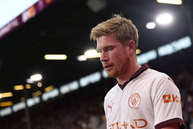 开云官网-关于曼城核心德布劳内因伤缺席关键战役，球队备战受影响的信息