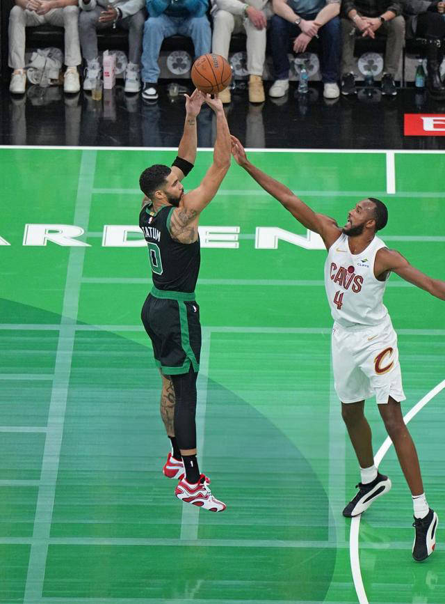 人负绿军,塔图姆分荣膺全场最高得分手 人负绿军,塔图姆分荣膺全场最高得分手