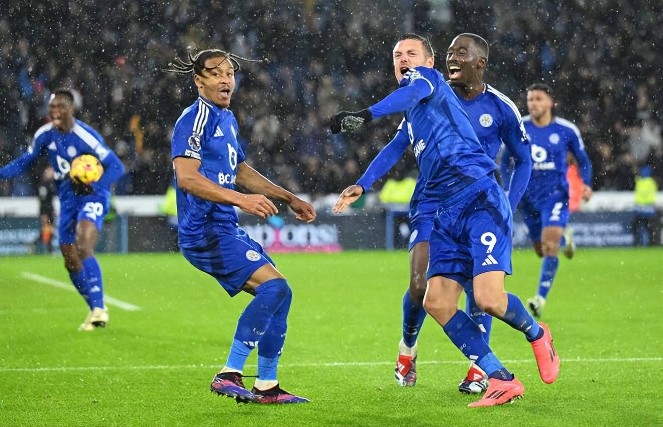 伊斯坦布尔不败,暂时领先积分榜的简单介绍 伊斯坦布尔不败,暂时领先积分榜的简单介绍