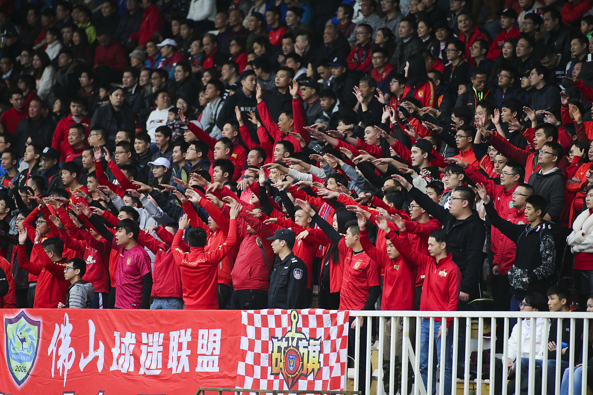 广州恒大客场逆转大连一方,取得三连胜的简单介绍 广州恒大客场逆转大连一方,取得三连胜的简单介绍