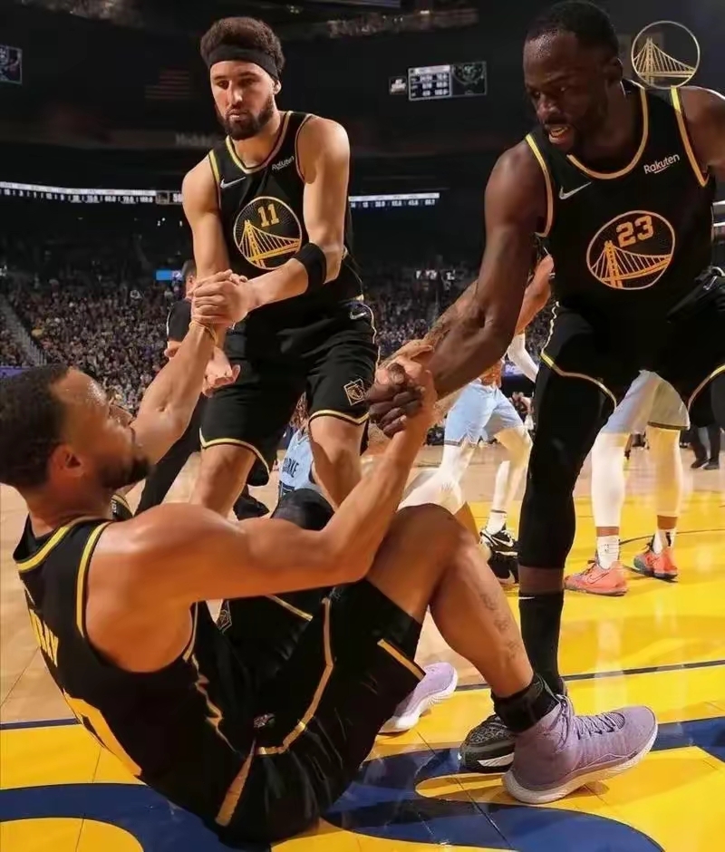 NBA总决赛东区半决赛巨头争霸 NBA总决赛东区半决赛巨头争霸