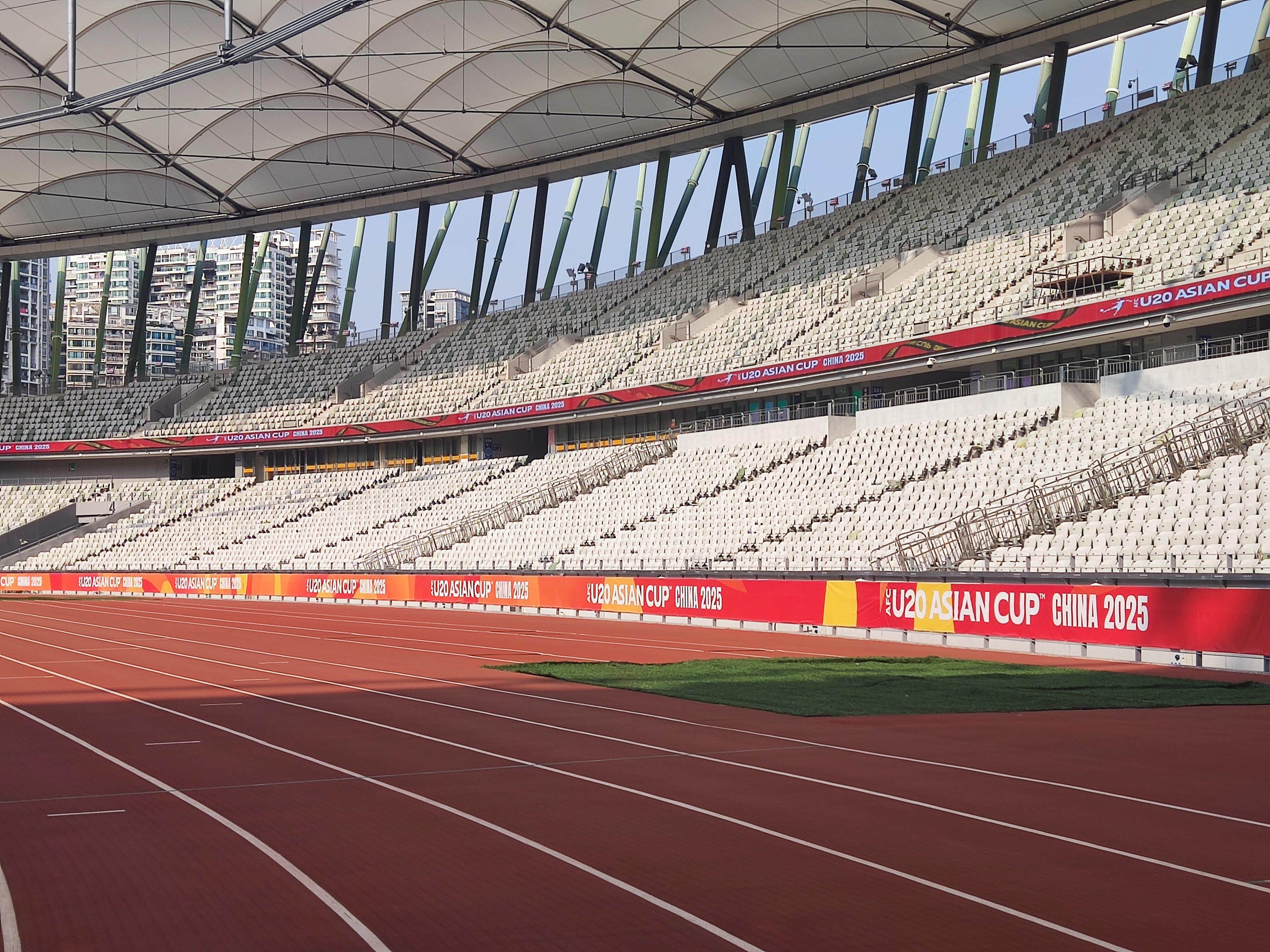 体育赛事精彩迷人,观众心情高涨 体育赛事精彩迷人,观众心情高涨