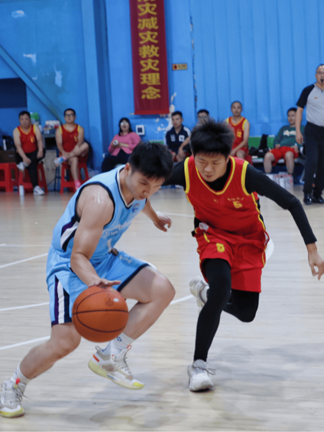 卓越篮球表现展现出色技艺! 卓越篮球表现展现出色技艺!