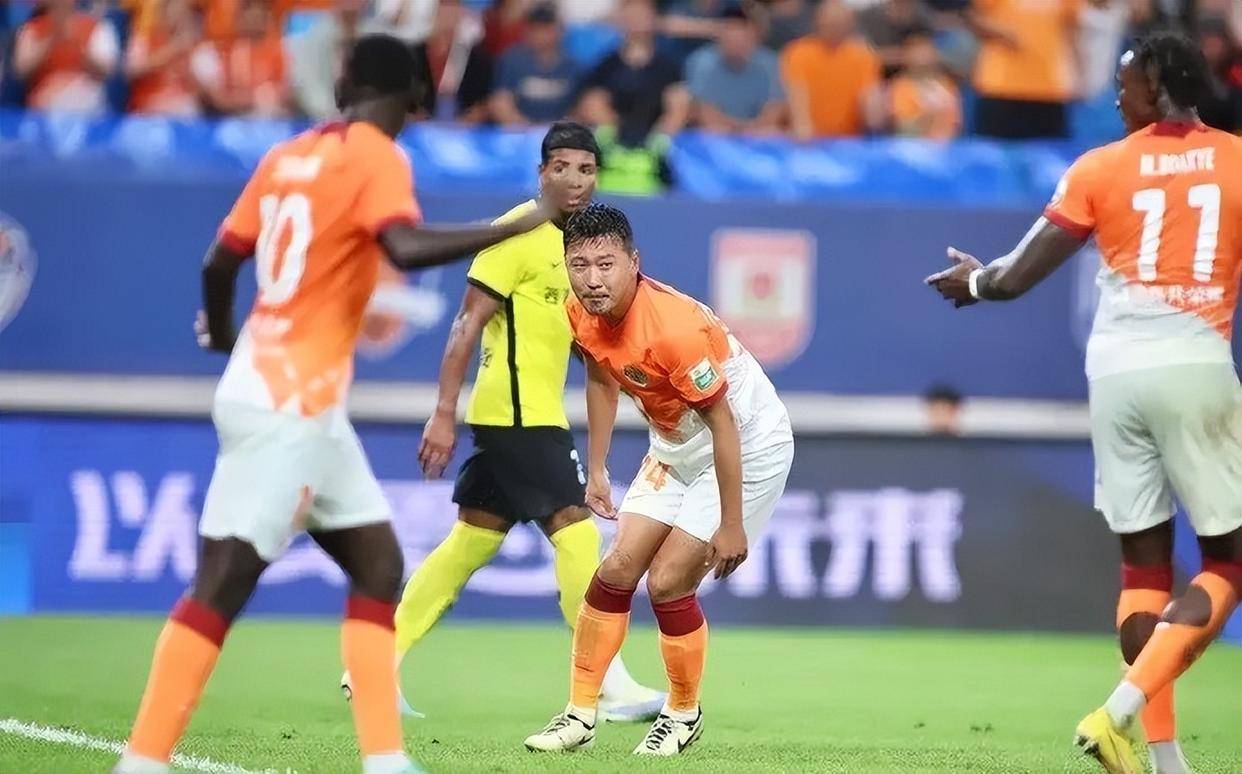 包含激烈足球竞技,中超球队锋芒毕露的词条 包含激烈足球竞技,中超球队锋芒毕露的词条