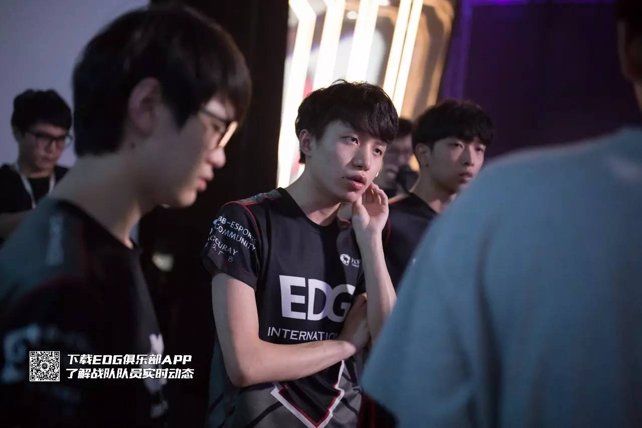 外线火力全开,轻松赢得比赛!的简单介绍 外线火力全开,轻松赢得比赛!的简单介绍