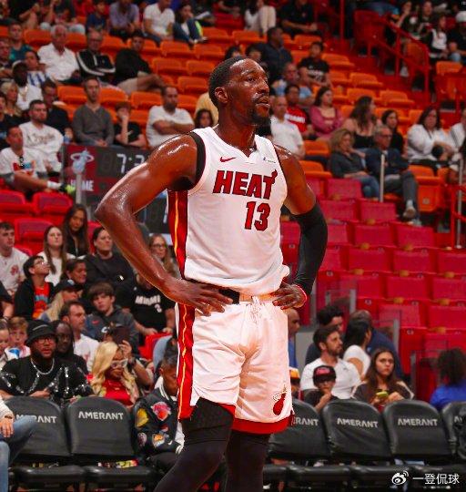 外线火力全开,轻松赢得比赛!的简单介绍 外线火力全开,轻松赢得比赛!的简单介绍