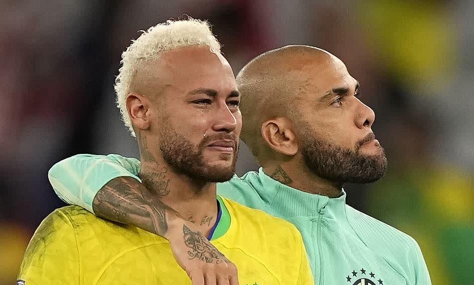 巴西足球传奇球员退役告别赛