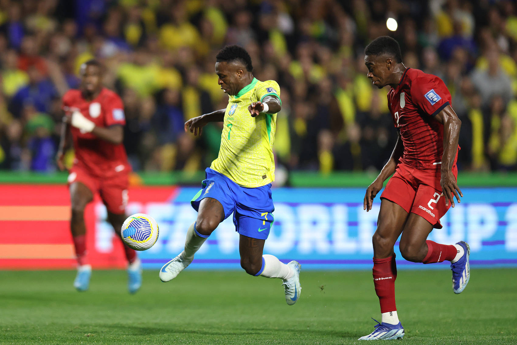 荷兰队再下一城，巴西队备受打击