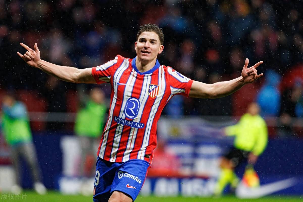 马德里竞技后防线失误连连,重创球队信心 马德里竞技后防线失误连连,重创球队信心