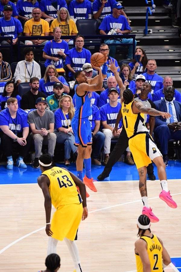 关于人胜步行者：Simmons全面发挥，率队轻取对手的信息