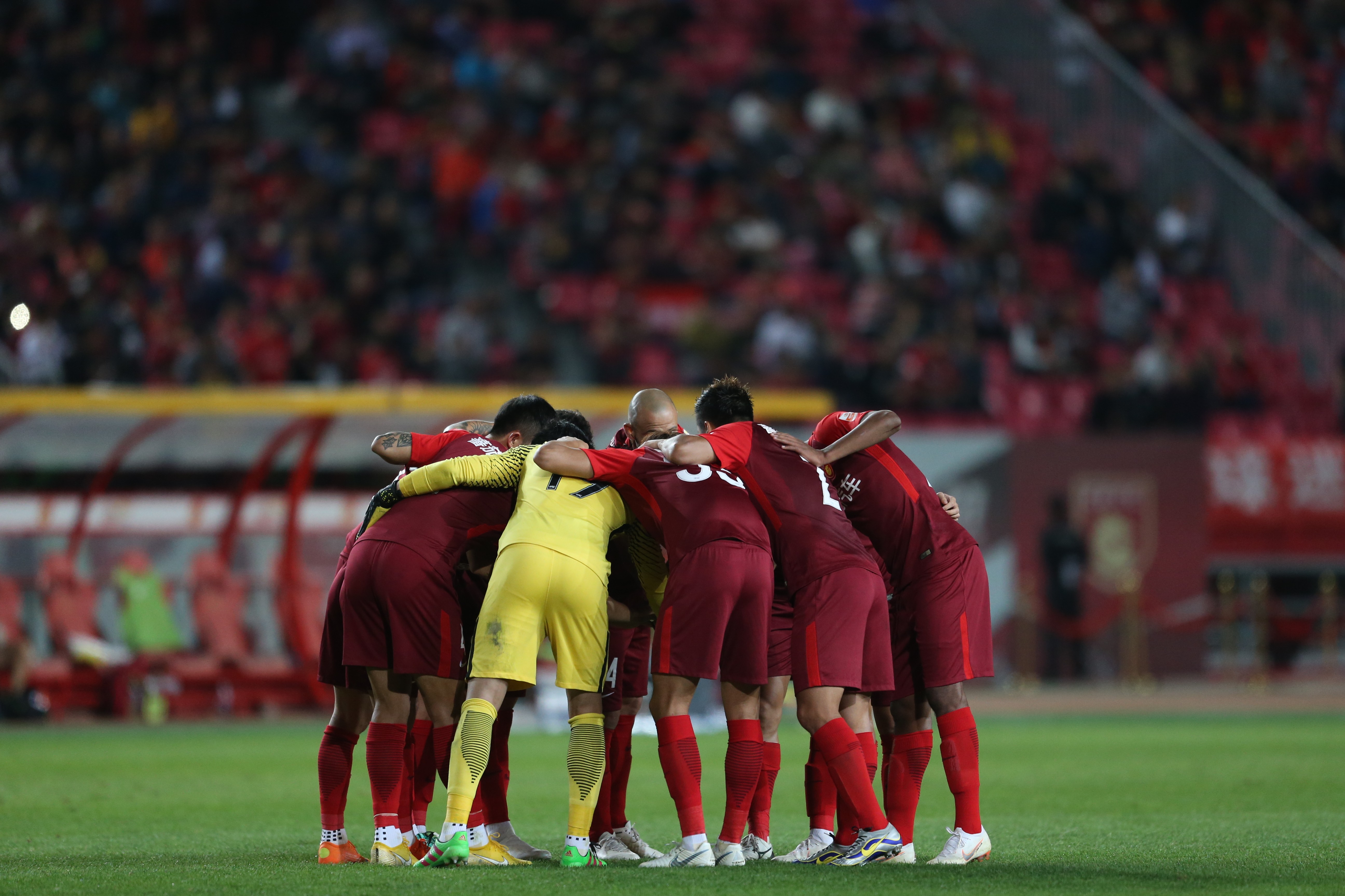 恒大客场对阵重庆斯威,力争一场胜利 恒大客场对阵重庆斯威,力争一场胜利