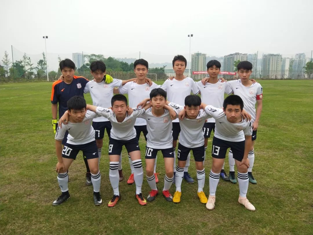 足球比赛中山火力全开 足球比赛中山火力全开