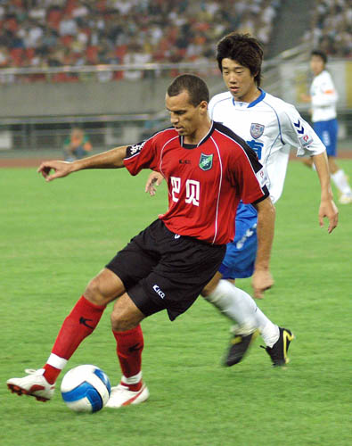 浙江绿城球队战绩起伏不定，摆脱困境任务艰巨的简单介绍