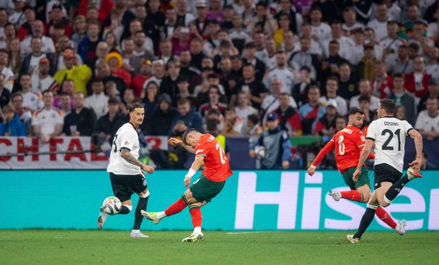 罗马尼亚战胜澳大利亚，成功锁定欧洲杯资格