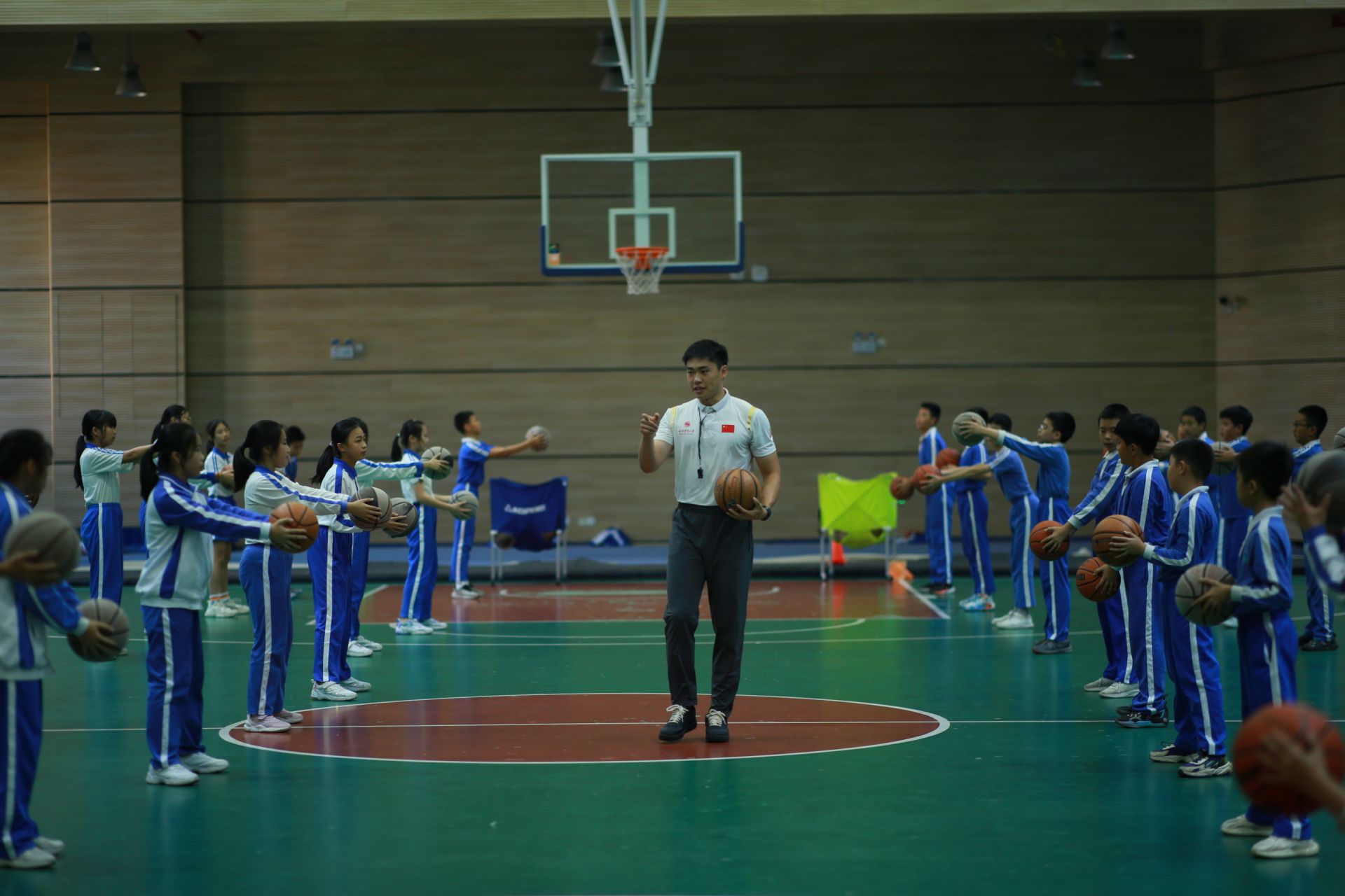 中国校园篮球迎来发展新契机 中国校园篮球迎来发展新契机