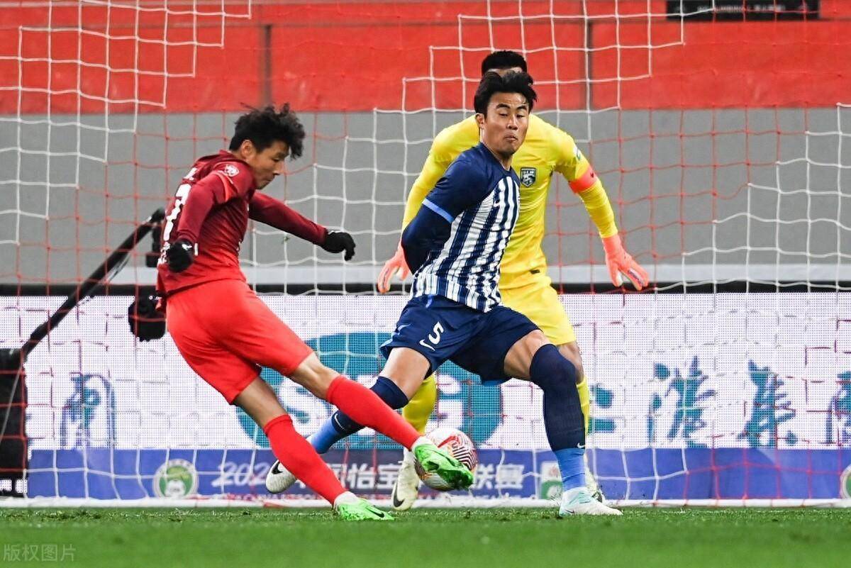 武磊攻入关键一球,帮助上港取得艰难胜利 武磊攻入关键一球,帮助上港取得艰难胜利