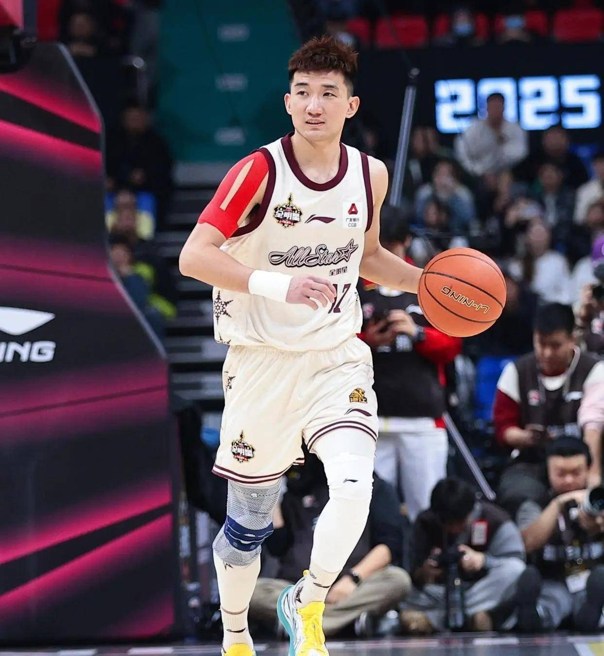 开云下载-实力新球员表现优异，成为全队最大亮点