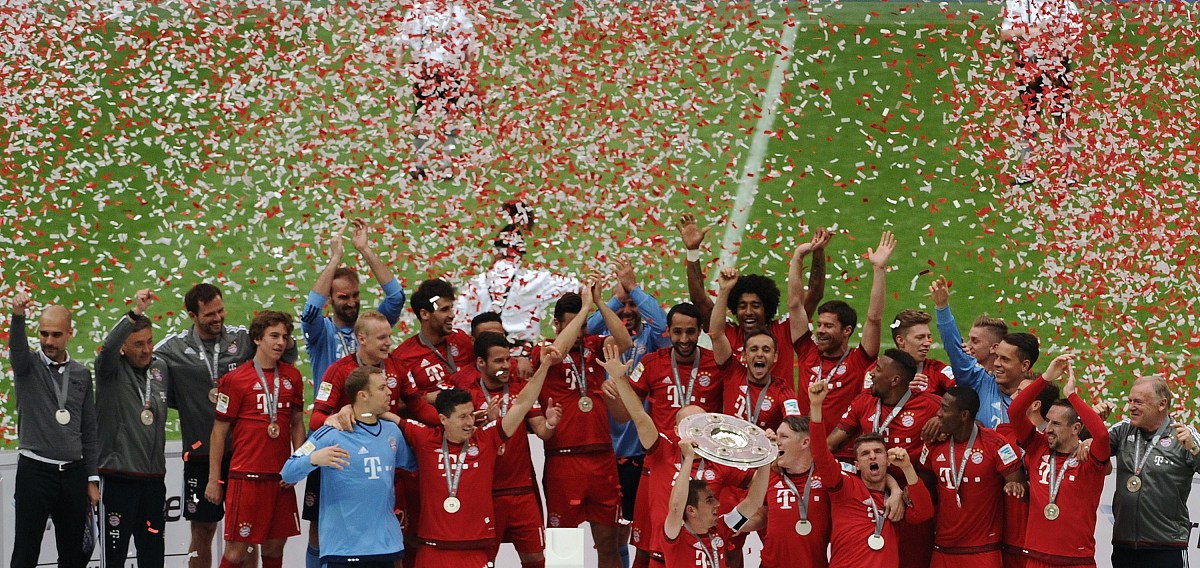 包含拜仁慕尼黑再次夺冠，完美展现团队实力的词条