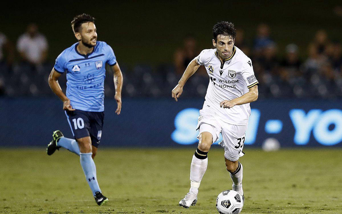 AC米兰豪取胜利,继续保持领先优势 AC米兰豪取胜利,继续保持领先优势