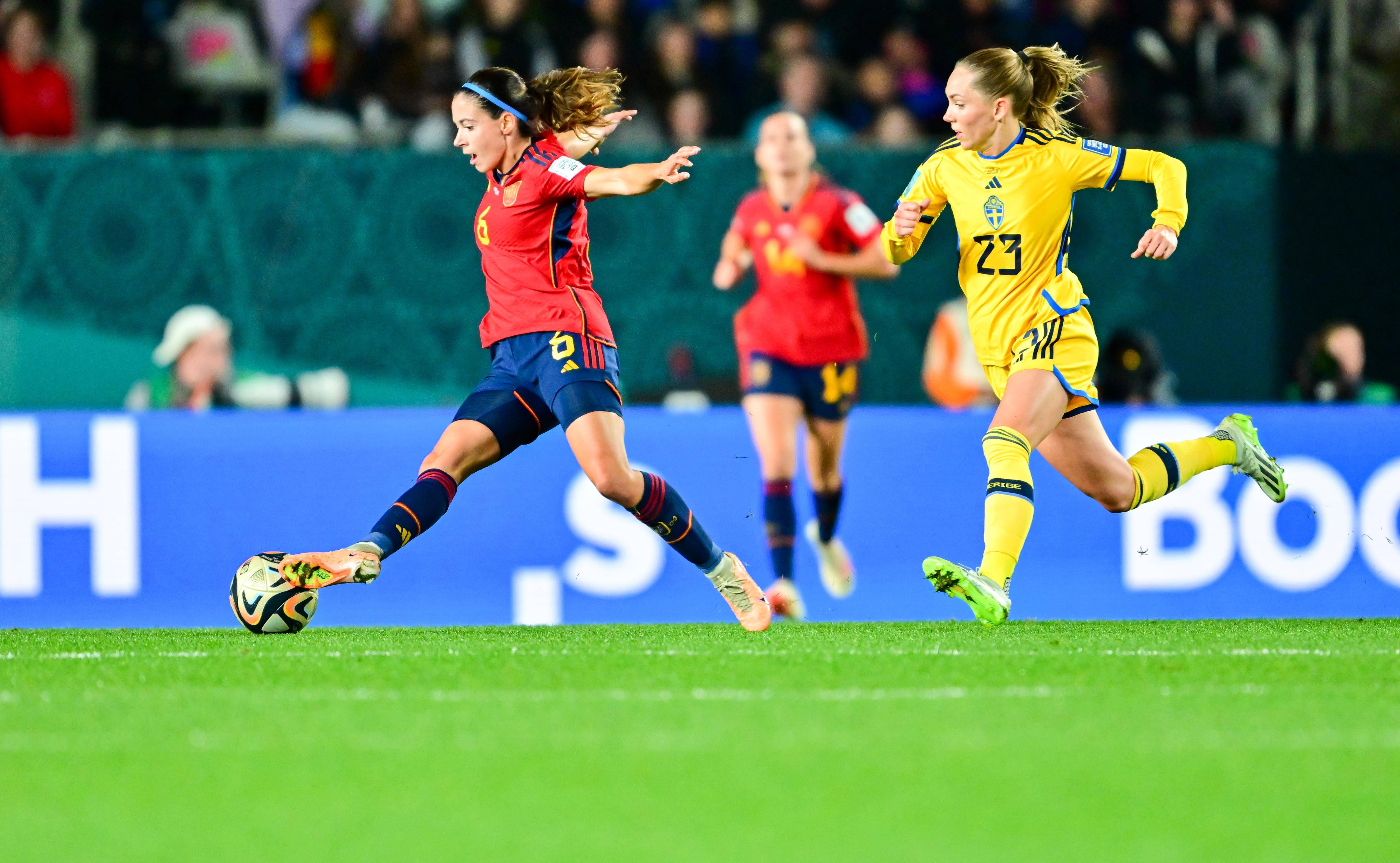 瑞典女子足球队在比赛中不敌对手
