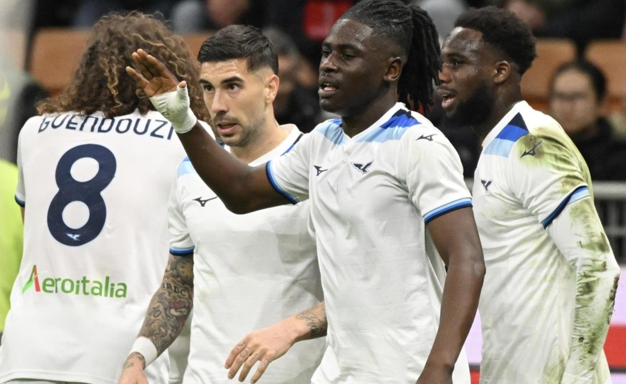 拉齐奥主场大胜AC米兰,继续保持不败 拉齐奥主场大胜AC米兰,继续保持不败