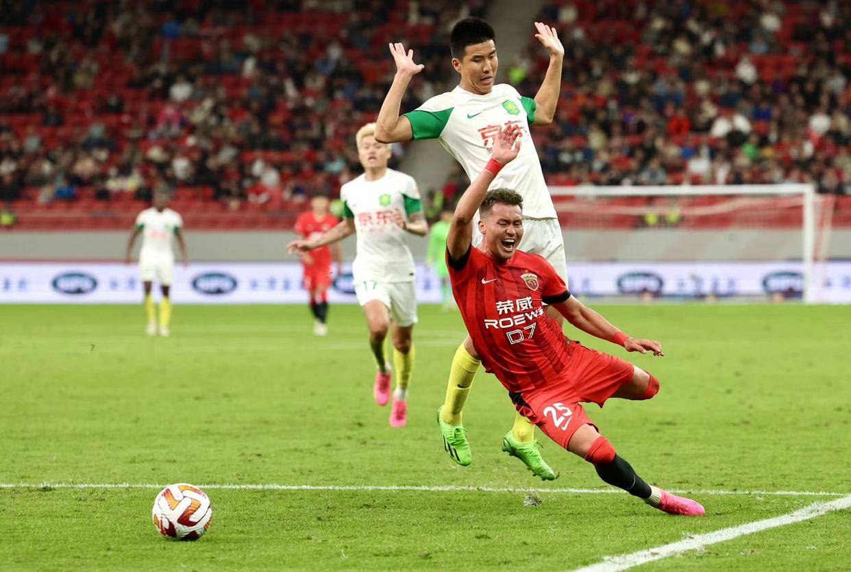 比赛中出现了重大失误,引发批评 比赛中出现了重大失误,引发批评