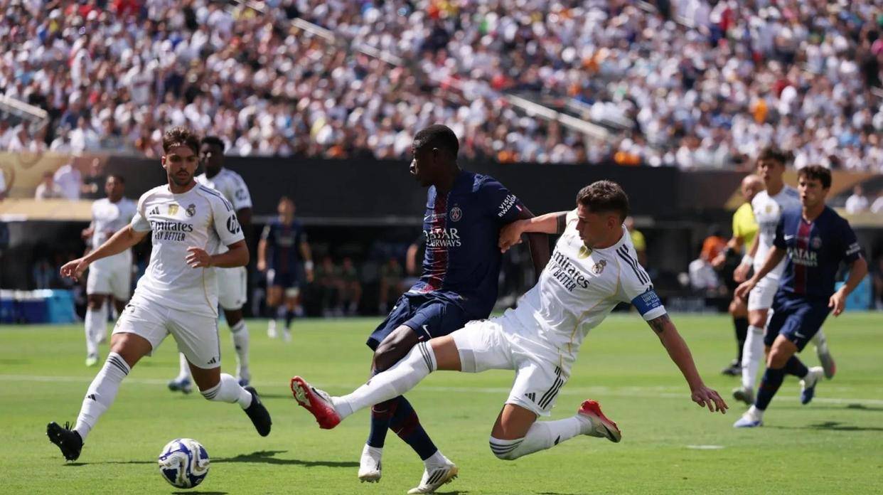 包含创造历史:欧盟杯预选赛上演经典对决的词条 包含创造历史:欧盟杯预选赛上演经典对决的词条