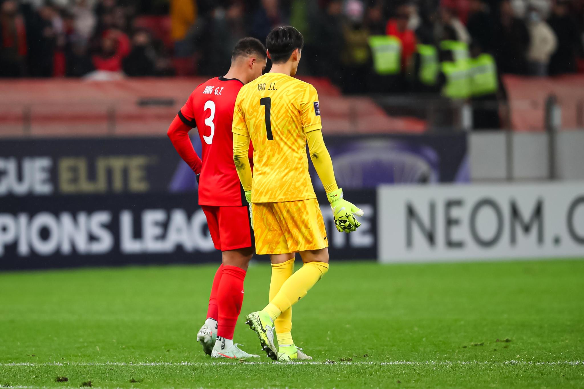 开云体育下载-中亚球队踢出惊艳表现，展现实力与潜力