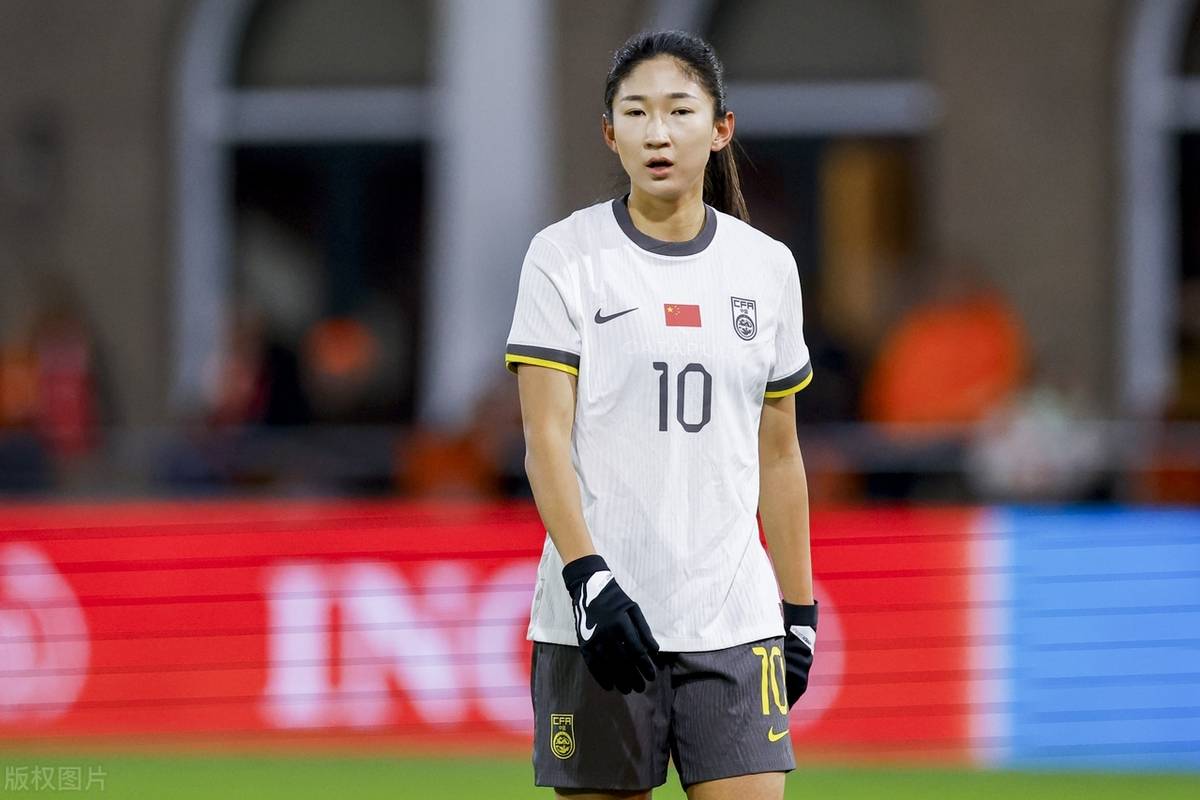 里尔球员伊图凯表现出色，成球队大腿