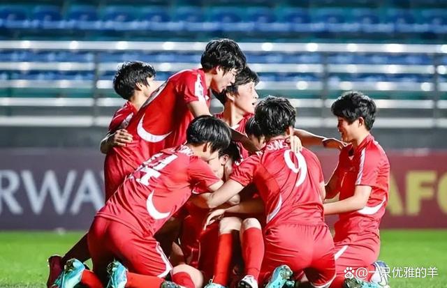 足球场上风起云涌，队员们战力燃烧