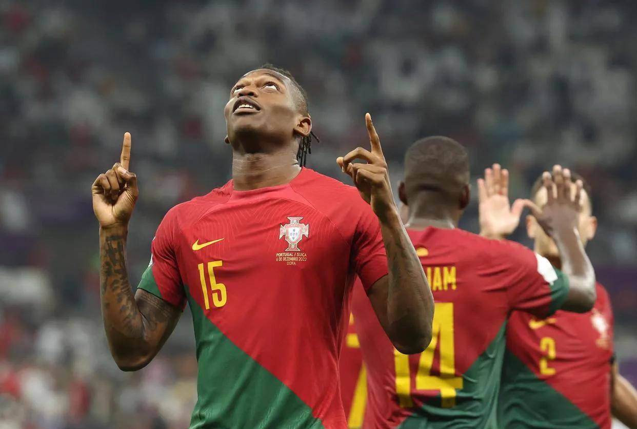 瑞士苦战晋级,守卫荣誉之旗 瑞士苦战晋级,守卫荣誉之旗