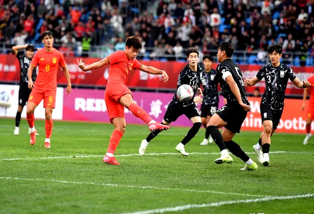 开云平台-中国足球联赛豪门大对决，球员技艺精湛