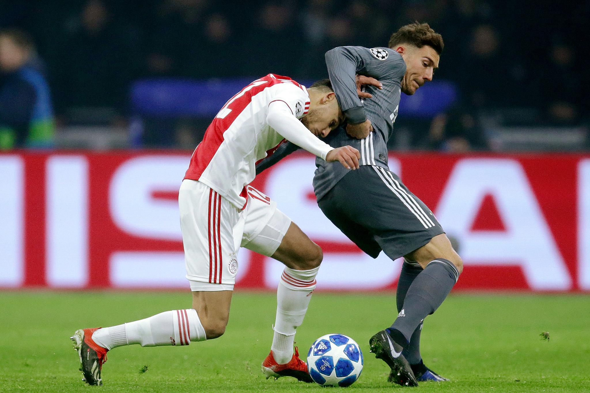 荷兰阿贾克斯客场逼平红军 荷兰阿贾克斯客场逼平红军