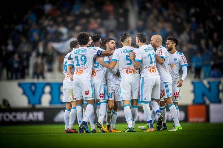 关于瓦朗谢纳惊艳登顶，法甲突发事件的信息