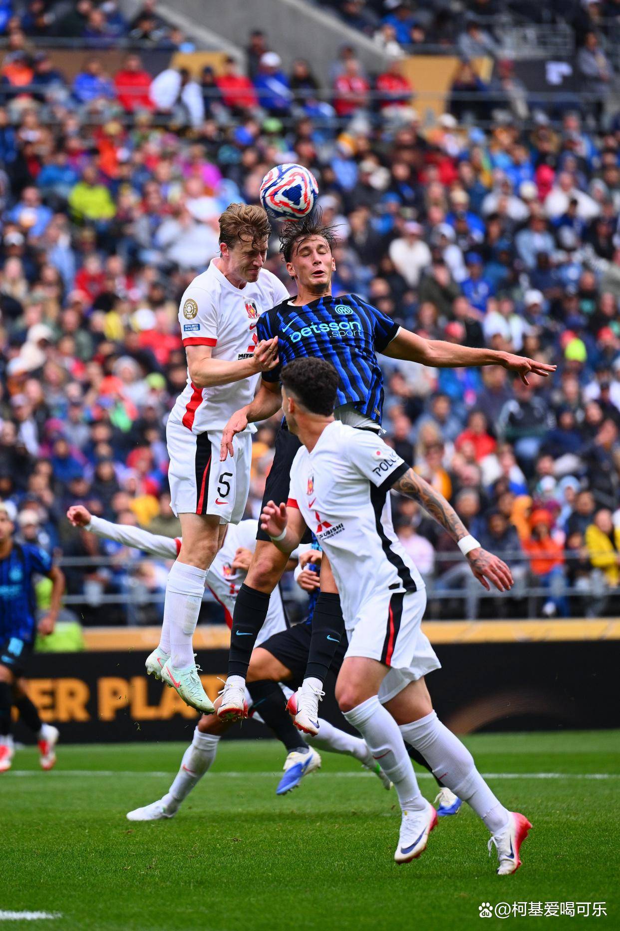 多特蒙德平局丢分,深陷小组困境 多特蒙德平局丢分,深陷小组困境