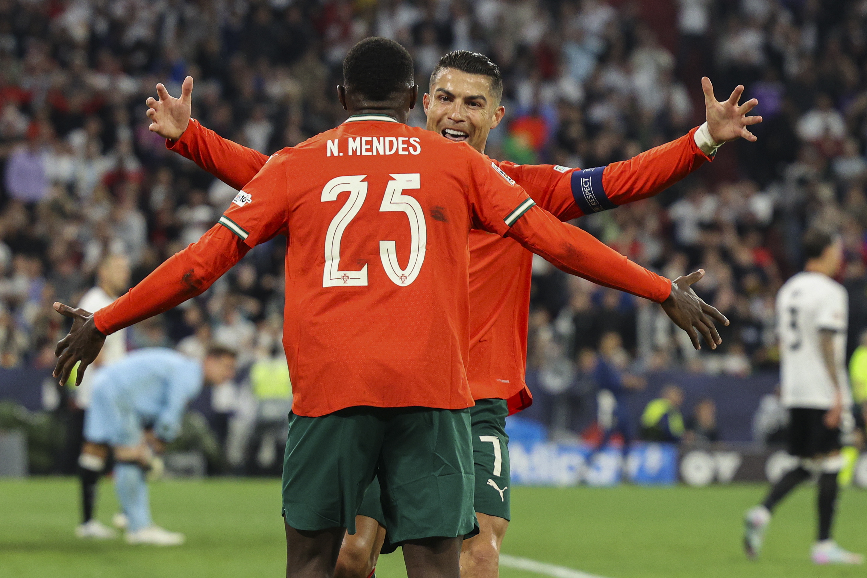 葡萄牙队遗憾出局,球迷纷纷表示遗憾 葡萄牙队遗憾出局,球迷纷纷表示遗憾