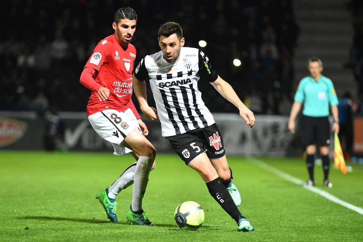 法甲球队实力超群，拿下连战连胜连胜不止