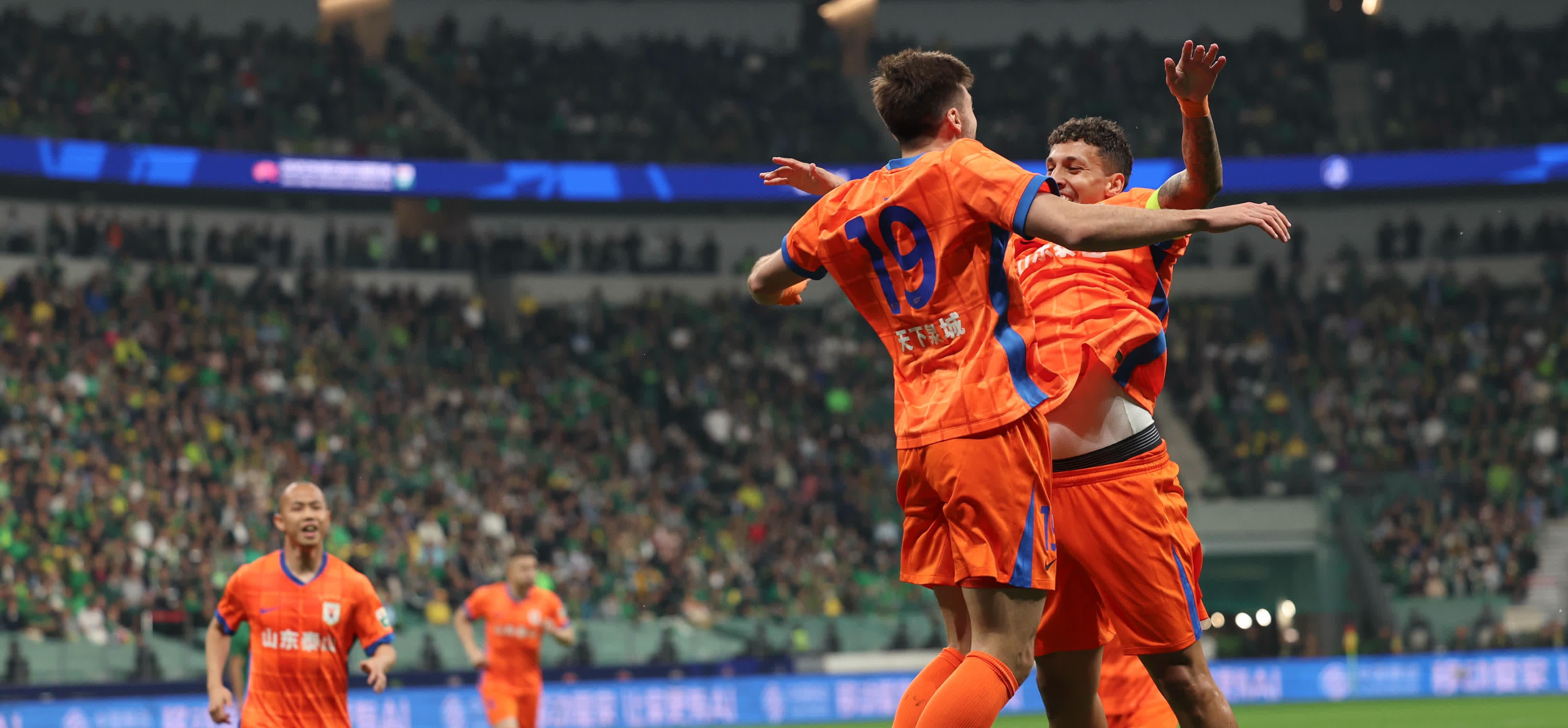 著名球星在关键比赛中大放异彩 著名球星在关键比赛中大放异彩