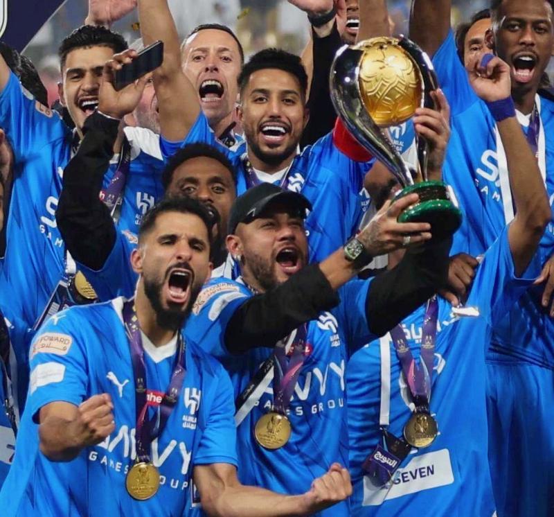 沙尔克队在比赛中夺得胜利积分领跑 沙尔克队在比赛中夺得胜利积分领跑