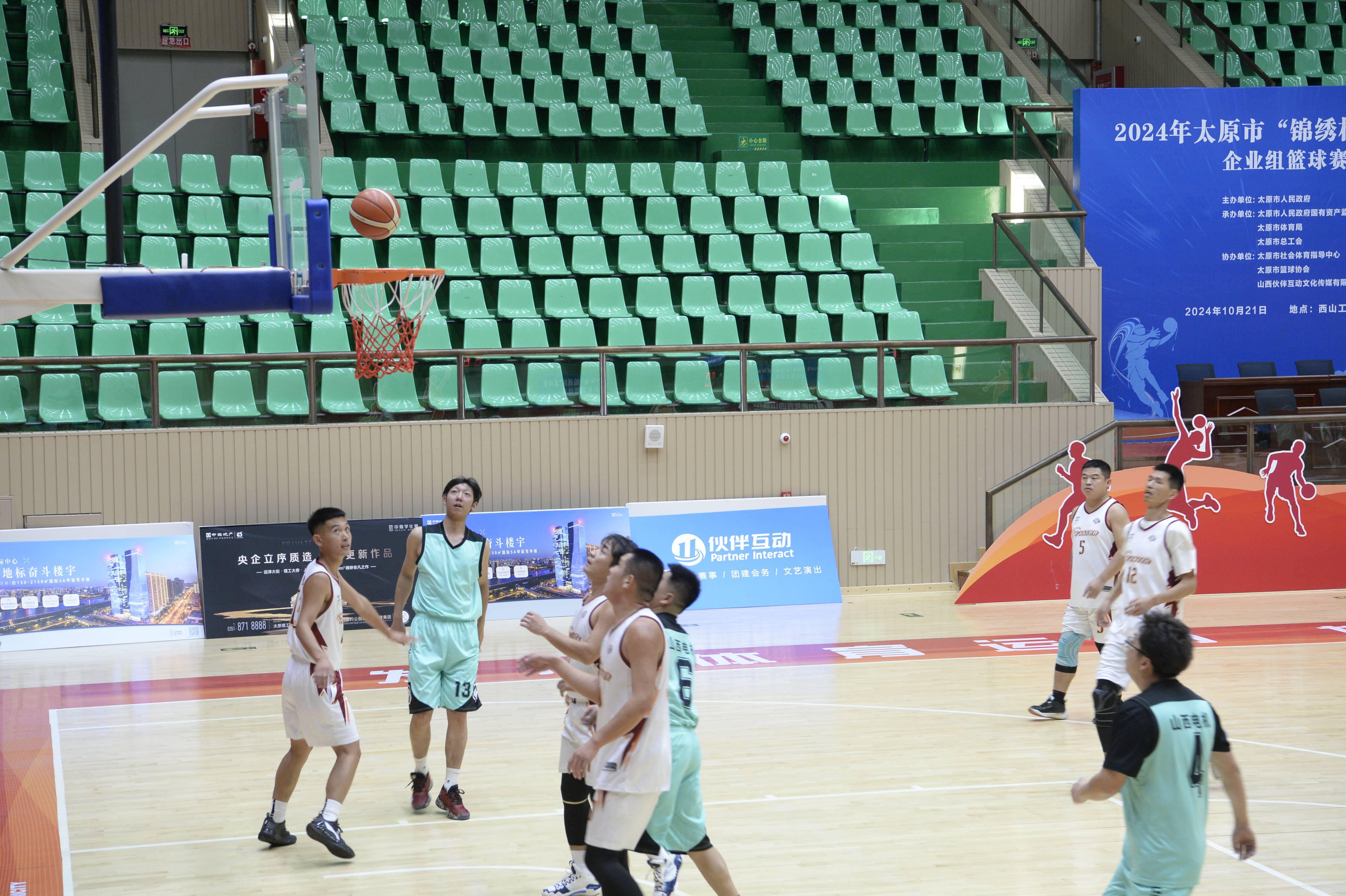 精彩瞬间回放国内篮球联赛盛况 精彩瞬间回放国内篮球联赛盛况