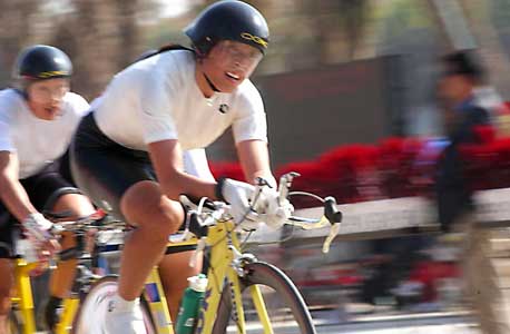 荷兰自行车队风采无限,速度超乎想象令人震撼 荷兰自行车队风采无限,速度超乎想象令人震撼