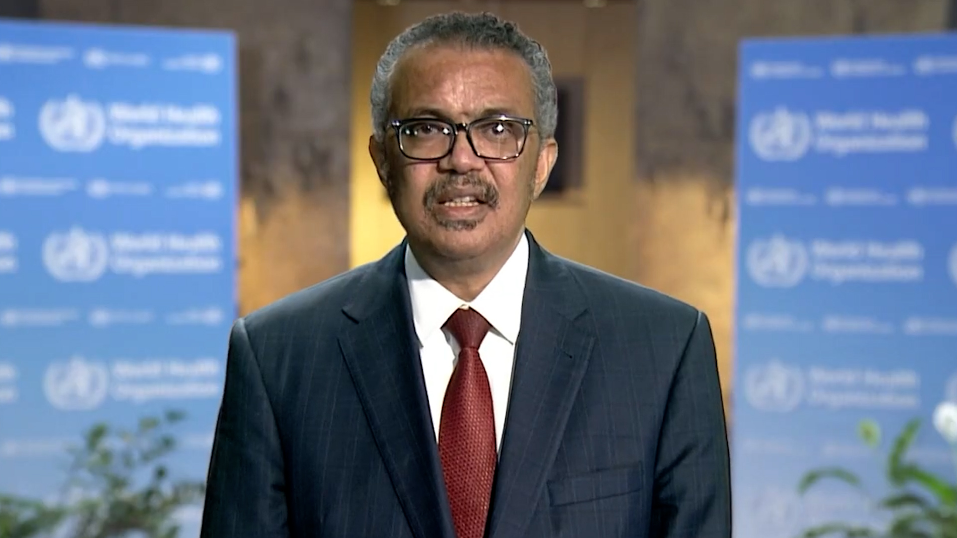 南特队员发表演讲，呼吁团结战胜困境