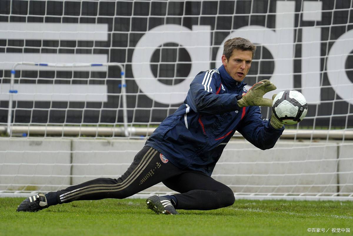 那不勒斯逆转胜弗罗西诺内,赢得关键三分 那不勒斯逆转胜弗罗西诺内,赢得关键三分