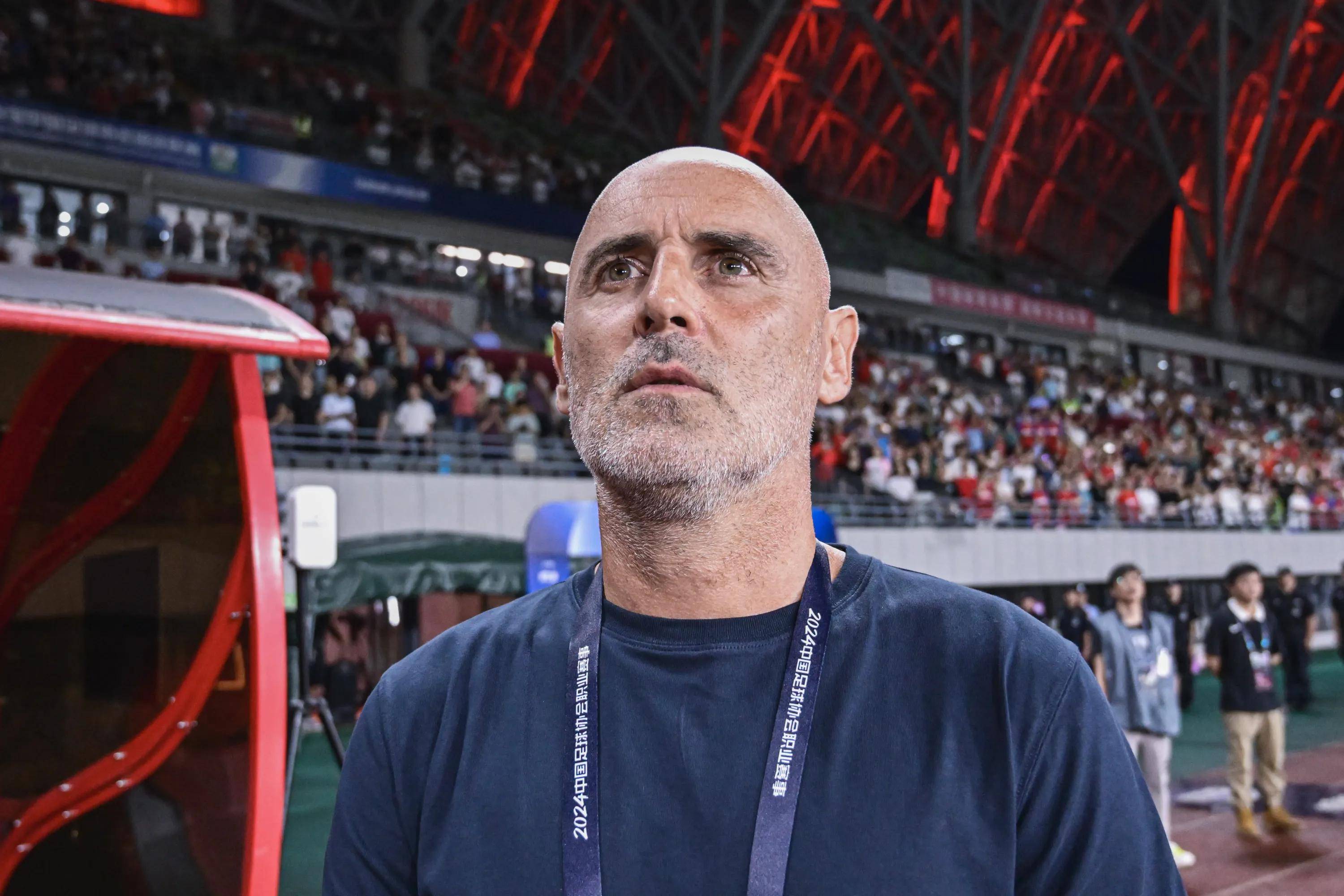 因伤退场引发球队战术调整,临场应变能力受考验的简单介绍 因伤退场引发球队战术调整,临场应变能力受考验的简单介绍