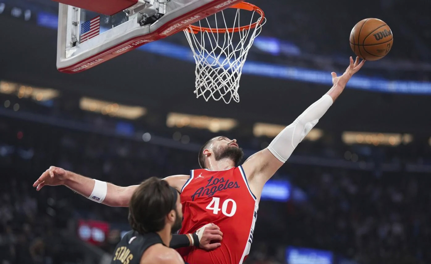 包含快船球员积极备战下一场比赛，决心反弹的词条