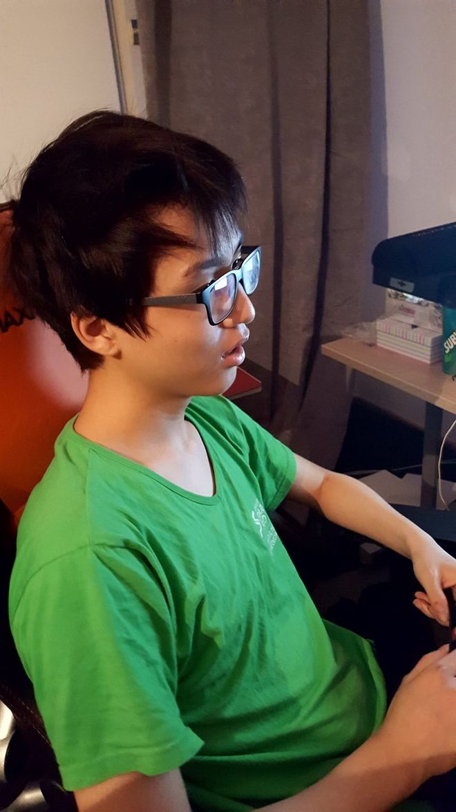 CLG碾压T1，Hanssama极限生还后反打强强对话四强赛，强势挺进下一轮的简单介绍