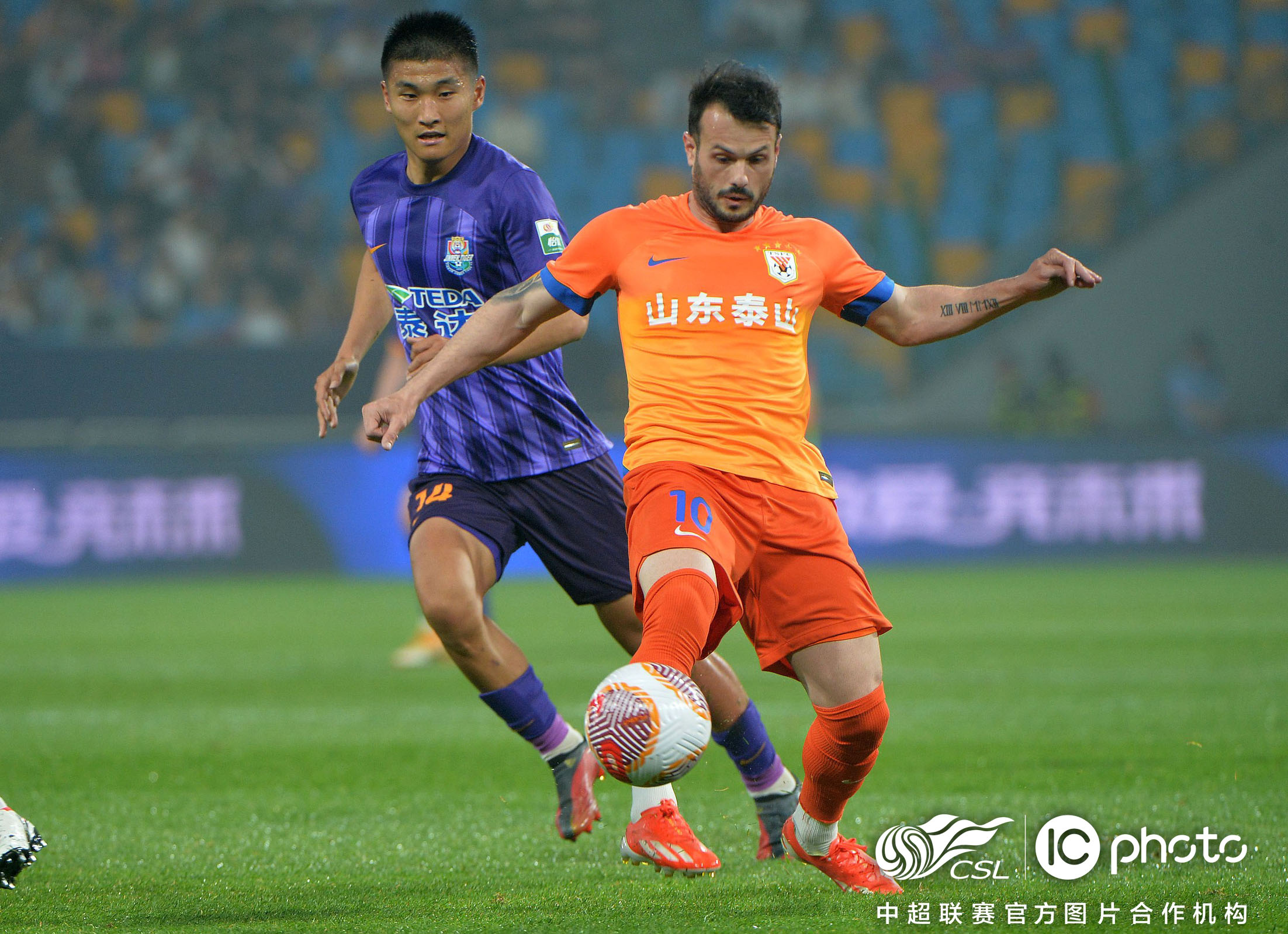 开云体育官方网站-恒大惊险逼平鲁能，实力悬殊需加强训练